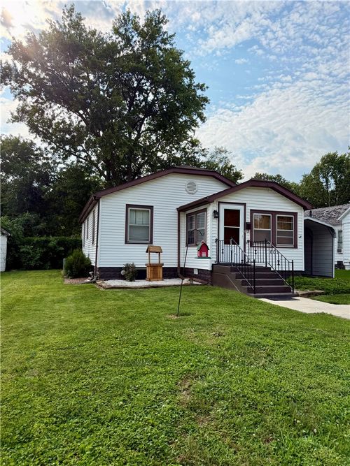 601 S 2nd St, Effingham, IL, 62401-3747 | Card Image