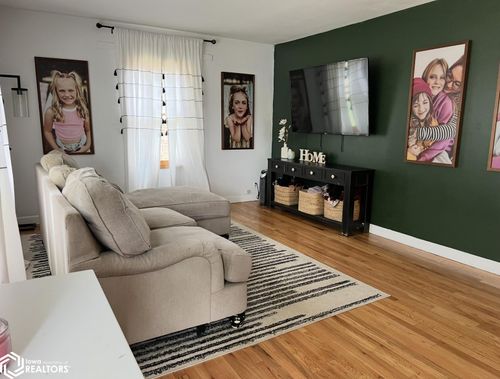 1608 Salinger Ave, Carroll, IA, 51401-1353 | Card Image