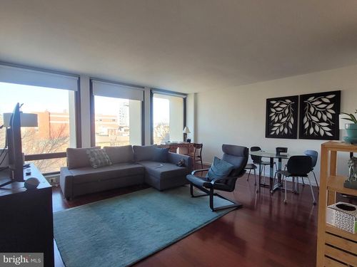 4cn-200 Locust St, PHILADELPHIA, PA, 19106-3914 | Card Image