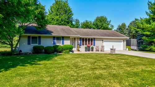 35 Burr Oak Dr, Lostant, IL, 61334-9679 | Card Image