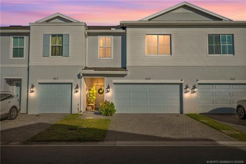 649 Ne Waters Edge Ln, Port St. Lucie, FL, 34983-3533 | Card Image