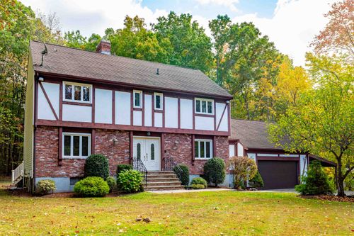 23 Golden Oaks Dr, Salem, NH, 03079-4010 | Card Image