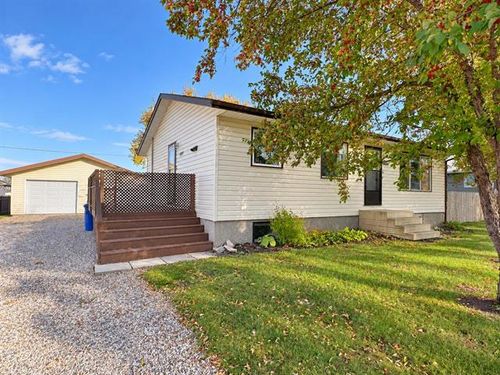 409 11th Ave S, Swan River, MB, R0L1Z0 | Card Image