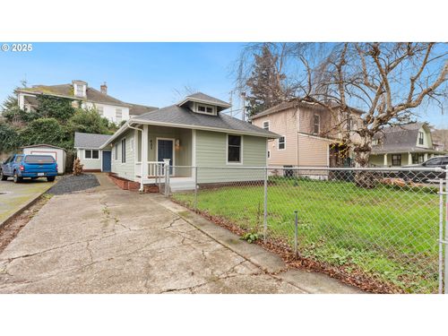 421 Golden Ave, Coos Bay, OR, 97420-1518 | Card Image