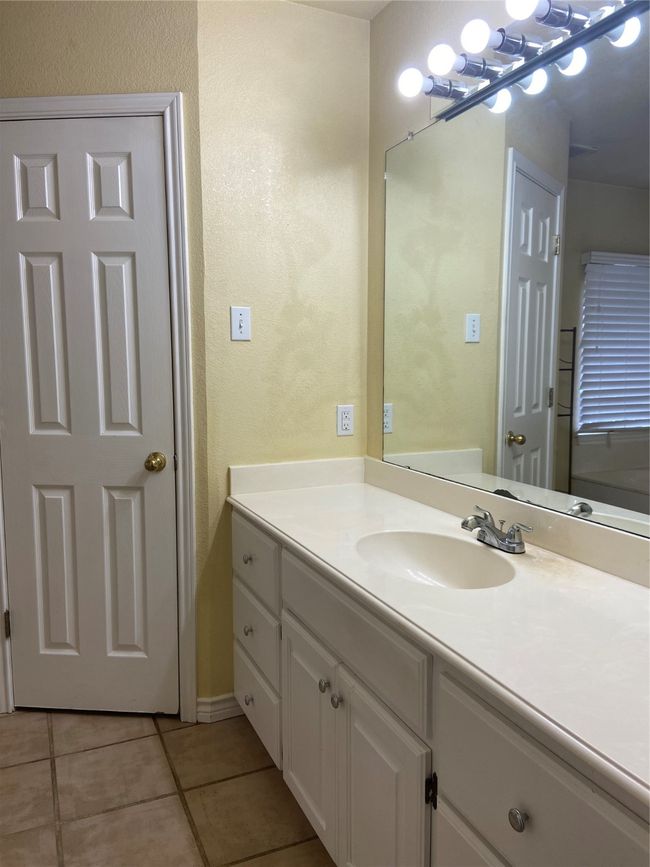 1102 N Main St, House other with 3 bedrooms, 2 bathrooms and null parking in Leonard TX | Image 14
