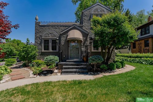 523 N 52nd St, Omaha, NE, 68132-2806 | Card Image