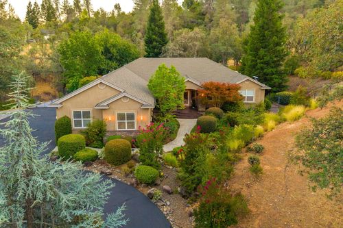 15553 Mountain Shadows Dr, Redding, CA, 96001-9594 | Card Image