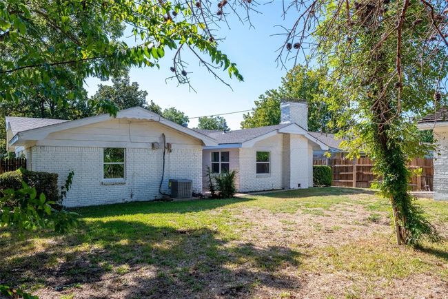 809 E Centennial St, House other with 3 bedrooms, 2 bathrooms and null parking in Sherman TX | Image 11