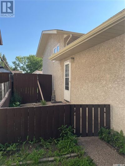 31 Newstead Ave, House other with 4 bedrooms, 1 bathrooms and null parking in Regina SK | Image 2