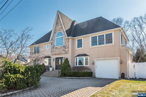 18 Stonycroft Rd, Wayne, NJ, 07470-3017 | Card Image