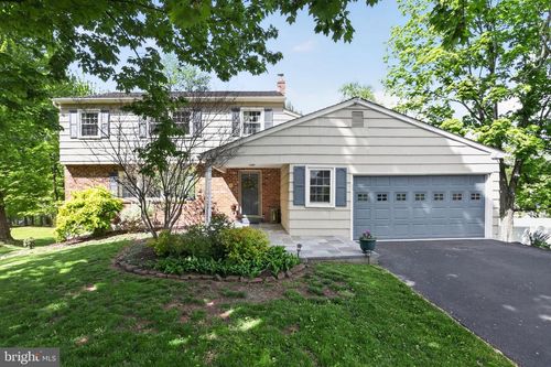 813 Mockingbird Ln, NORRISTOWN, PA, 19403-1965 | Card Image