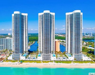 1002 - 16001 Collins Ave, Condo with 3 bedrooms, 3 bathrooms and null parking in Sunny Isles Beach FL | Image 1