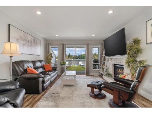 18-3055 Trafalgar St, Abbotsford, BC, V2S7X8 | Card Image