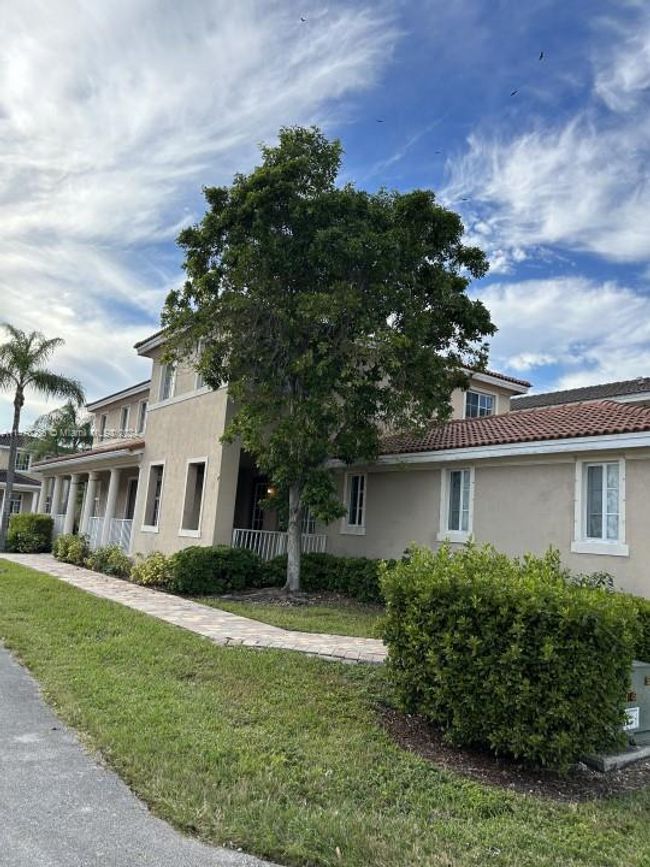 27649 Sw 143rd Ct, House other with 3 bedrooms, 2 bathrooms and null parking in Homestead FL | Image 2