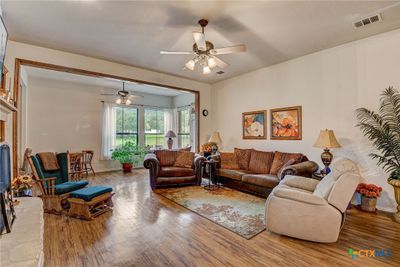 646 E Riverside Drive, House other with 3 bedrooms, 2 bathrooms and null parking in Bastrop TX | Image 3