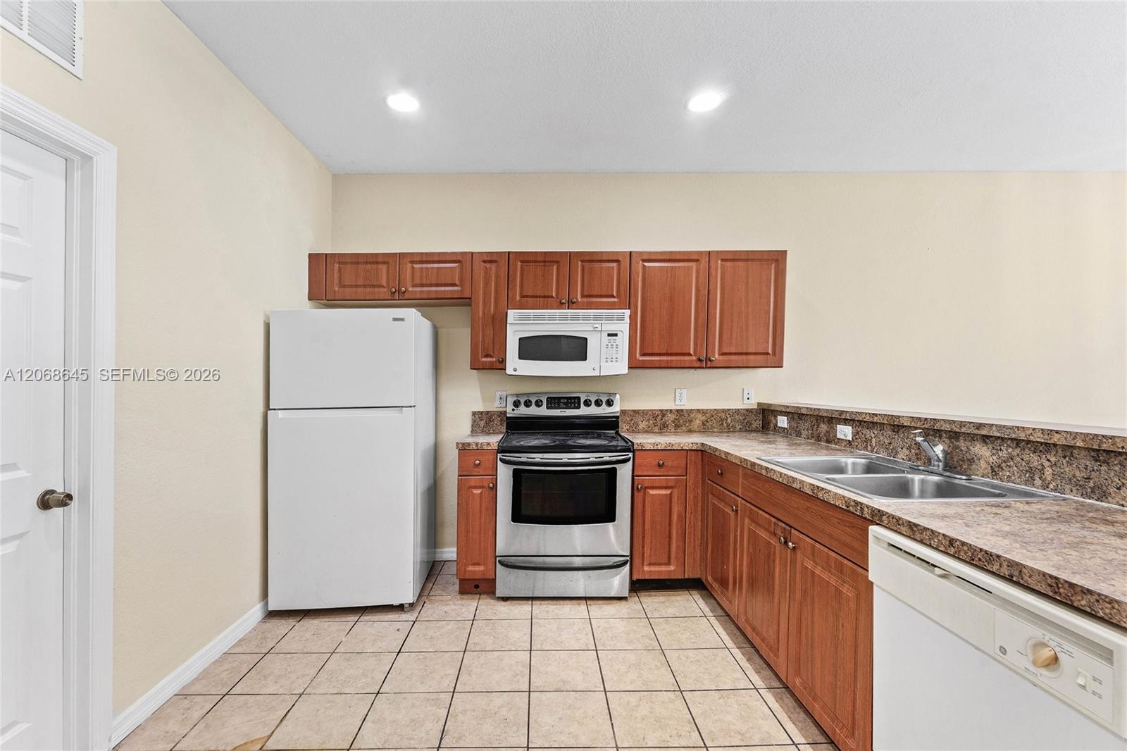 Residential in Riviera Beach 4
