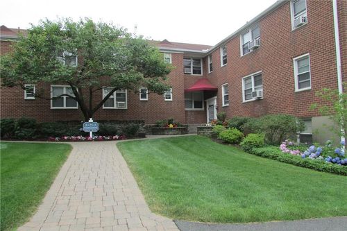 apt-1a-8 Bryant Cres, White Plains, NY, 10605-2705 | Card Image