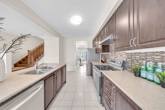 2205 Grainger Loop, House attached with 4 bedrooms, 3 bathrooms and 1 parking in Innisfil ON | Image 9