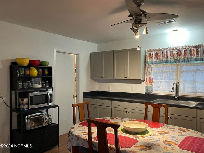 Kitchen | Image 19