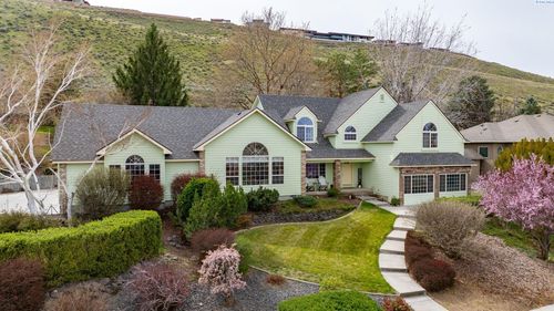 6711 W 20th Ave, Kennewick, WA, 99338-1513 | Card Image