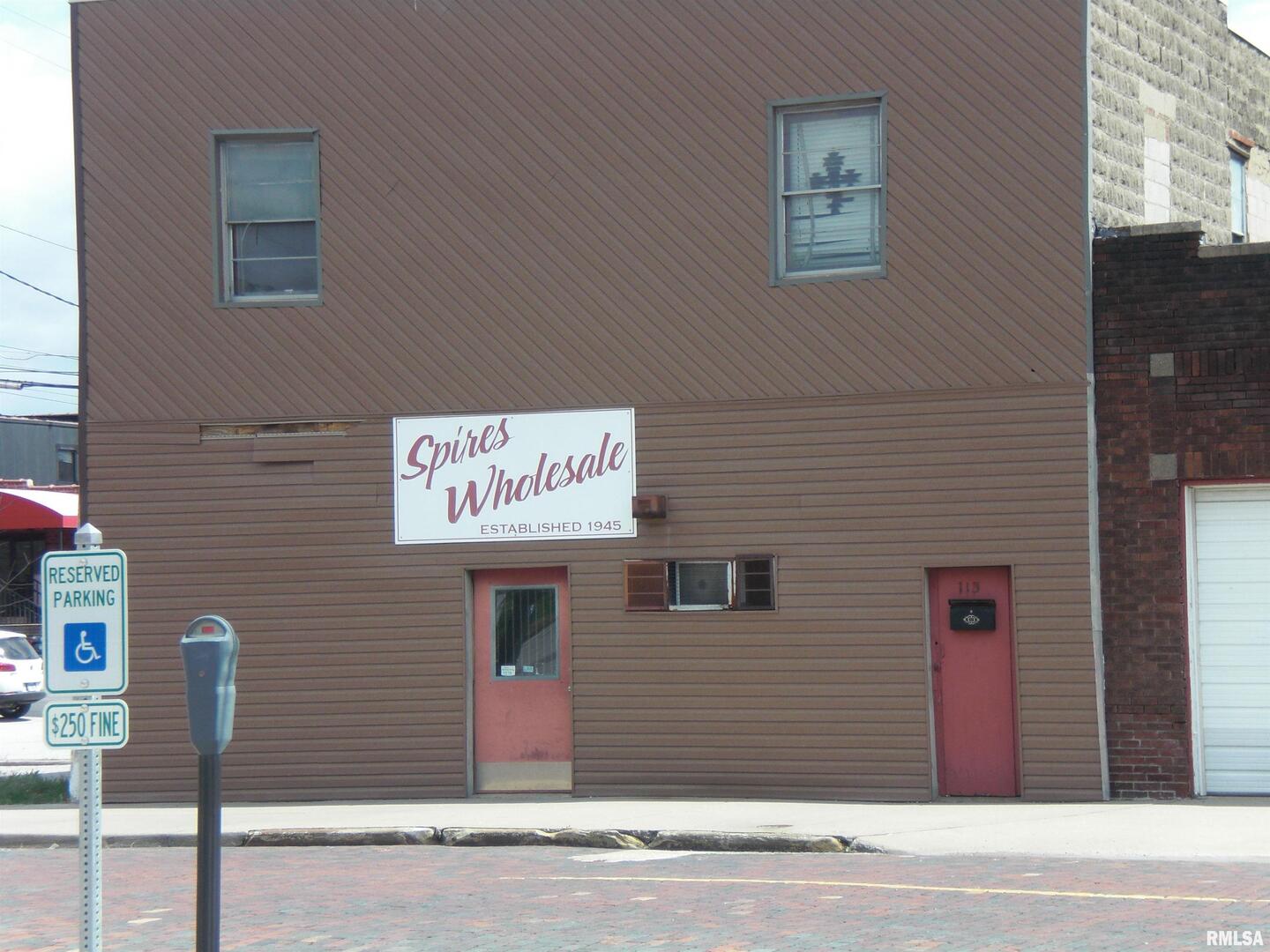 113 S Washington St, Carbondale, IL 62901