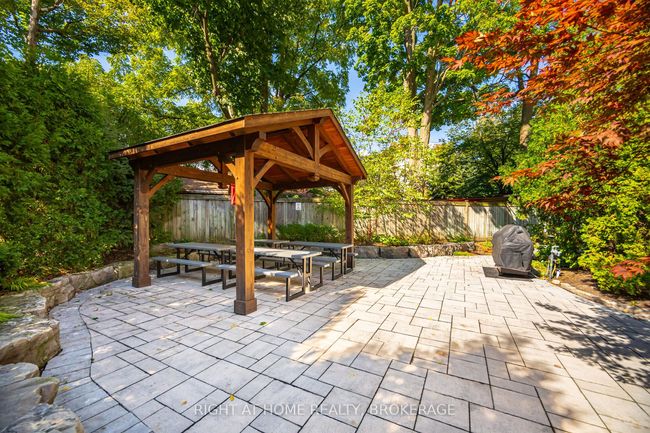 1106 - 442 Maple Ave, Condo with 3 bedrooms, 2 bathrooms and null parking in Burlington ON | Image 48