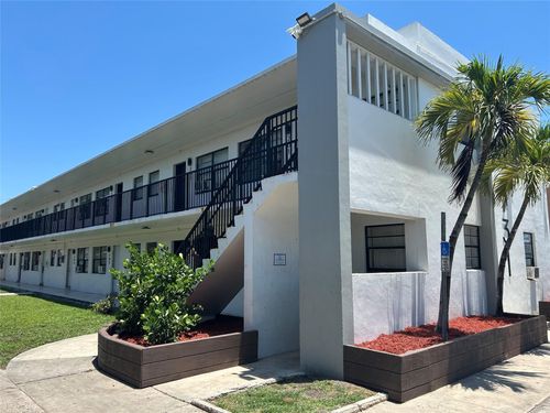 731 Nw 56th St, Miami, FL, 33127-1476 | Card Image