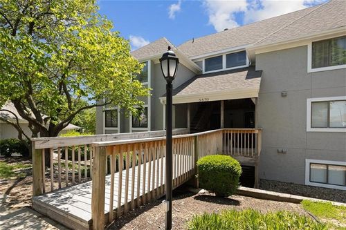 apt-9-5870 Park St, Shawnee, KS, 66216-4653 | Card Image