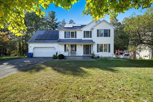 31 Woodland Rdg, Southwick, MA, 01077-9423 | Card Image