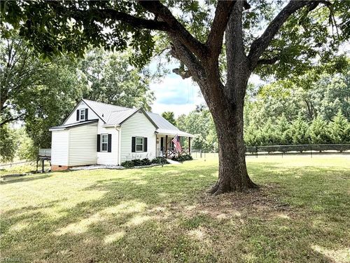 2935 Boones Cave Rd, Lexington, NC, 27295-9476 | Card Image