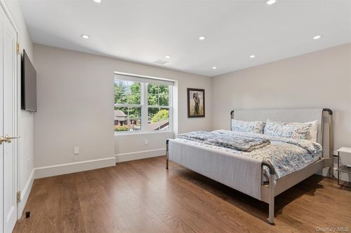 227 Ibis Court, North Hempstead, NY, 11030 | Card Image