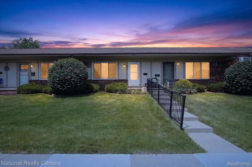 3-25245 Franklin Ter, South Lyon, MI, 48178-1028 | Card Image