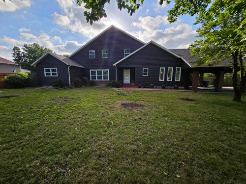 1011 3rd St, Monett, MO, 65708-1481 | Card Image