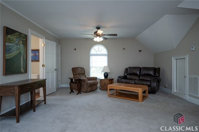 Up stairs private bedroom | Image 38