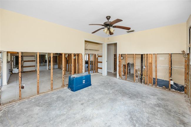 11465 7 Th St E, House other with 2 bedrooms, 2 bathrooms and null parking in Treasure Island FL | Image 30