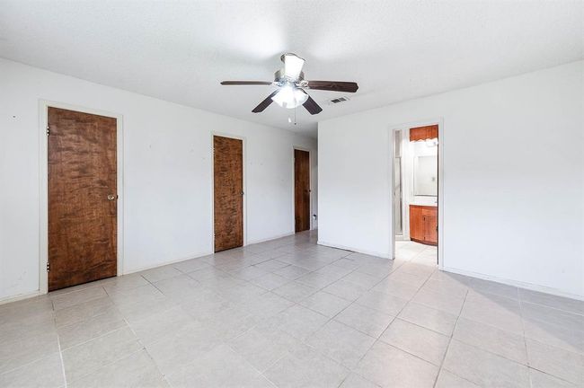 49 Robin Dr, House other with 3 bedrooms, 2 bathrooms and 2 parking in Alvin TX | Image 24