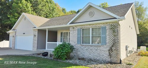 1290 Woodfield Trl, Hemlock, MI, 48626-9235 | Card Image