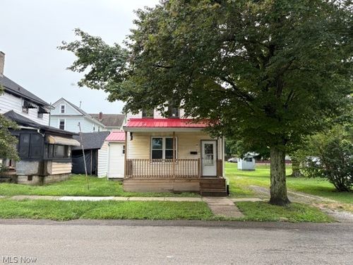 61 E Ely Street, Alliance, OH, 44601 | Card Image