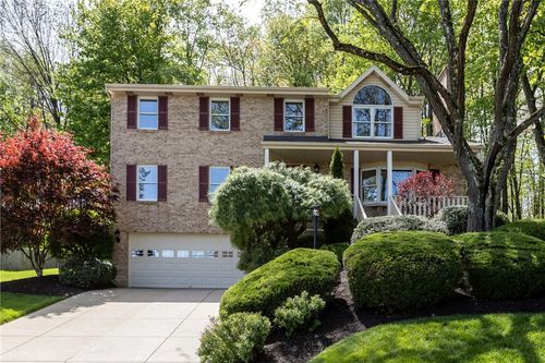 133 Village Dr, Cranberry Twp, PA, 16066-3368 | Card Image