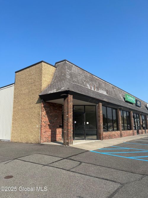 30 Saratoga Ave, Waterford, NY, 12188-2615 | Card Image