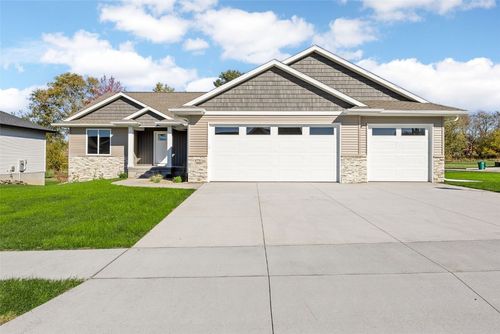 1775 Parkland Dr, Ely, IA, 52227-9300 | Card Image