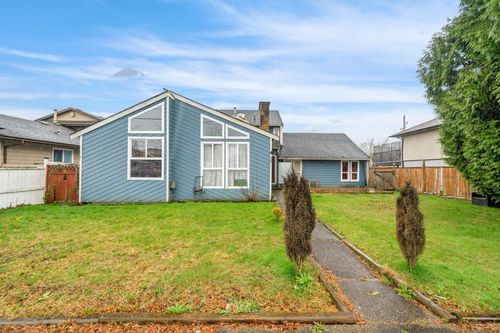 15128 96 Ave, Surrey, BC, V3R1E9 | Card Image