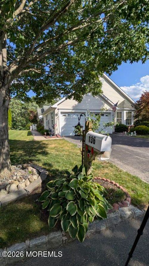 136 Skyline Dr, Lakewood, NJ, 08701-5738 | Card Image
