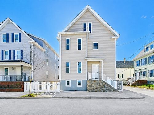 33 Crapo St, New Bedford, MA, 02740-4730 | Card Image