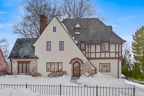 20 Lockwood Rd, Scarsdale, NY, 10583-5302 | Card Image