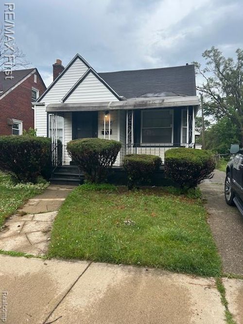 11084 Findlay St, Detroit, MI, 48205-3733 | Card Image