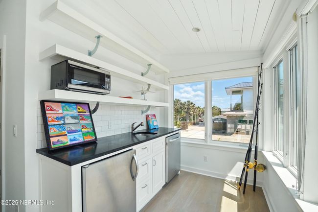 816 Ocean Front, House other with 4 bedrooms, 3 bathrooms and null parking in NEPTUNE BEACH FL | Image 45