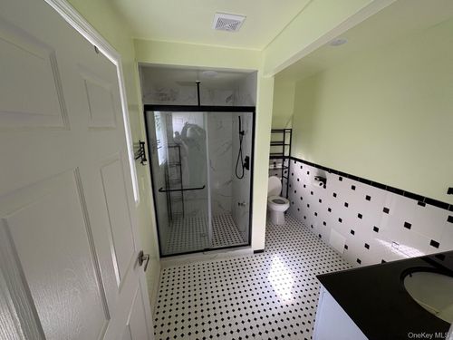 79 Monhagen Ave, Middletown, NY, 10940-6235 | Card Image