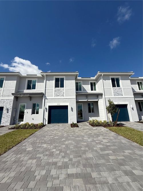 663 Se 13th Street Cir, Homestead, FL, 33034-3464 | Card Image
