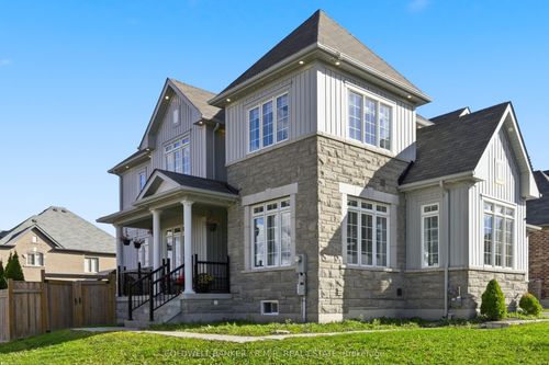 27 Barchard St, Newcastle, ON, L1B0K8 | Card Image